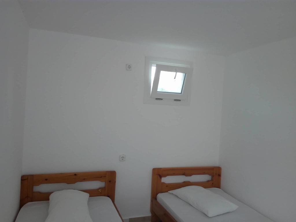 Aparthotel San Efrem Perissa  Camera foto